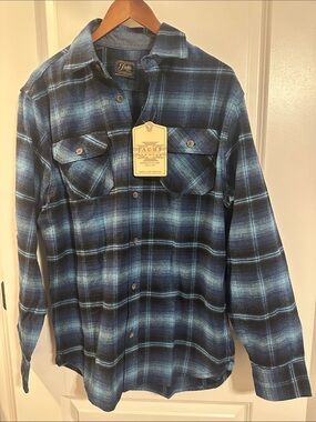 Jachs Men’s Navy and Light Blue Plaid Button-Down Shirt